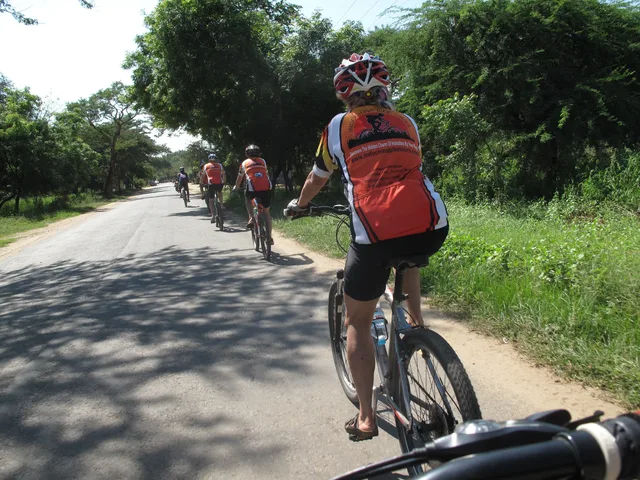 6 days Cycling from Siem Reap To Saigon