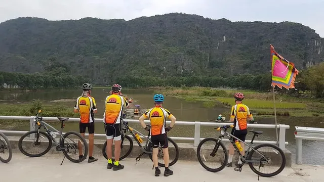 13 Days Cambodia Cycling from Angkor To The Beach
